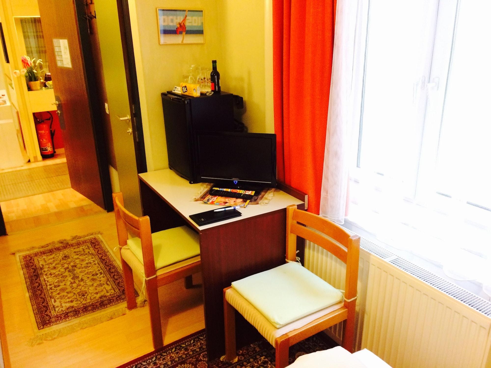 Pension Hotel Mariahilf Vienna Esterno foto